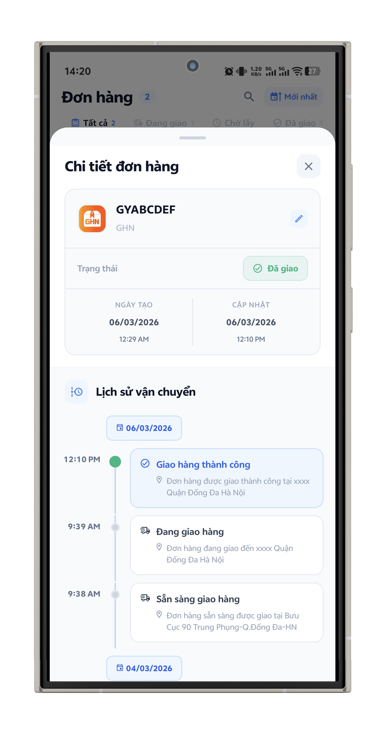 Ảnh màn hình ứng dụng Theo Dõi Đơn Hàng — hiển thị trang chủ nhập mã đơn và chi tiết đơn hàng với timeline vận chuyển